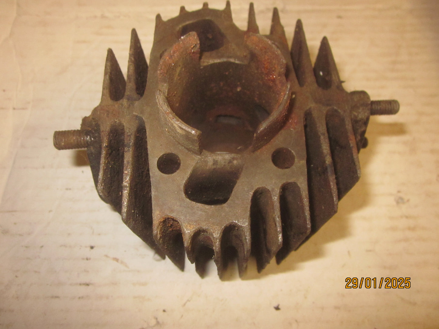 Jawa 555 valec P235