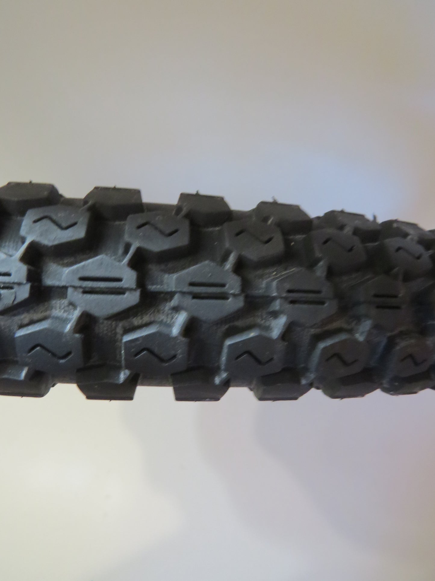 Pneu Fortune 2 1/2-16 F323