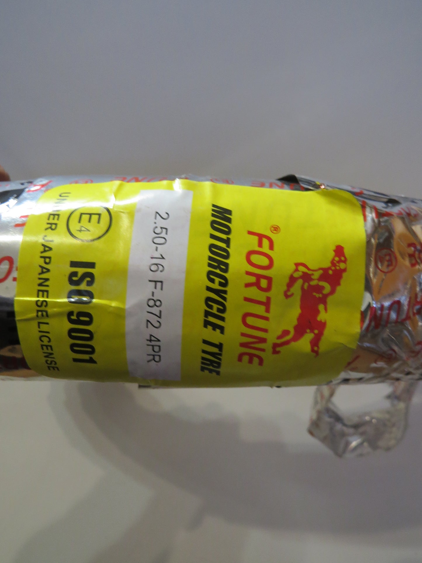 Pneu Fortune 2,50-16 F882