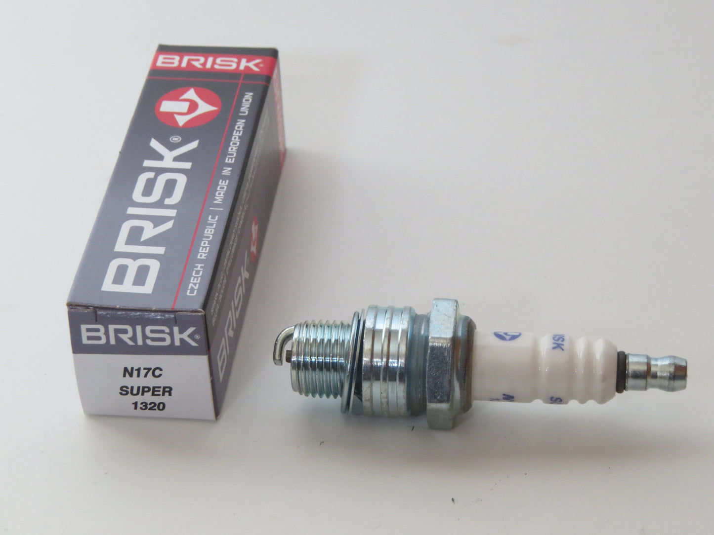 Sviečka Brisk N17C