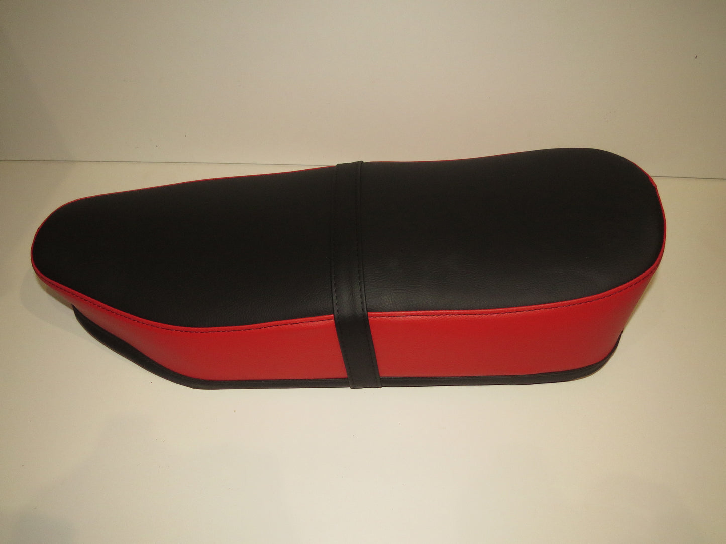 Jawa ČZ sedadlo rovné čierno červené