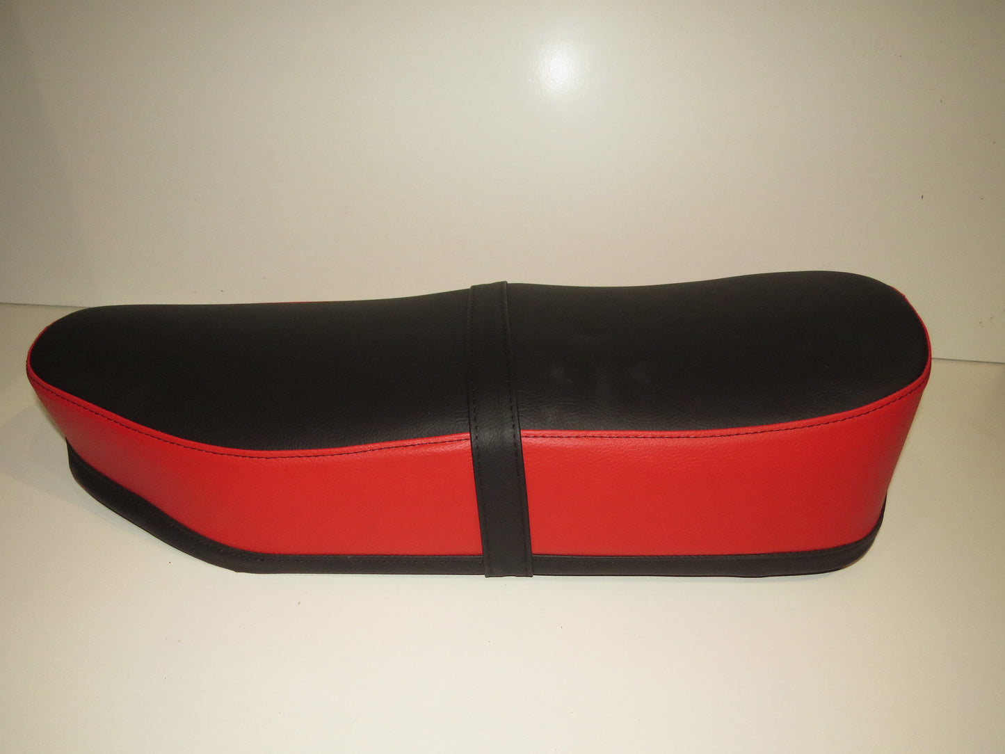 Jawa ČZ sedadlo rovné čierno červené