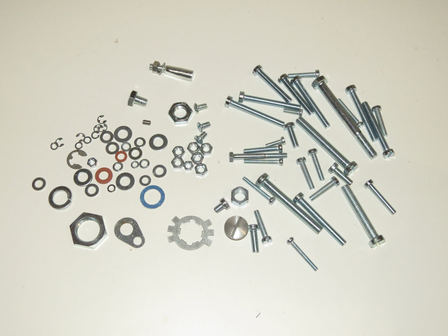 Jawa 50 pionier mustang sada skrutiek motora