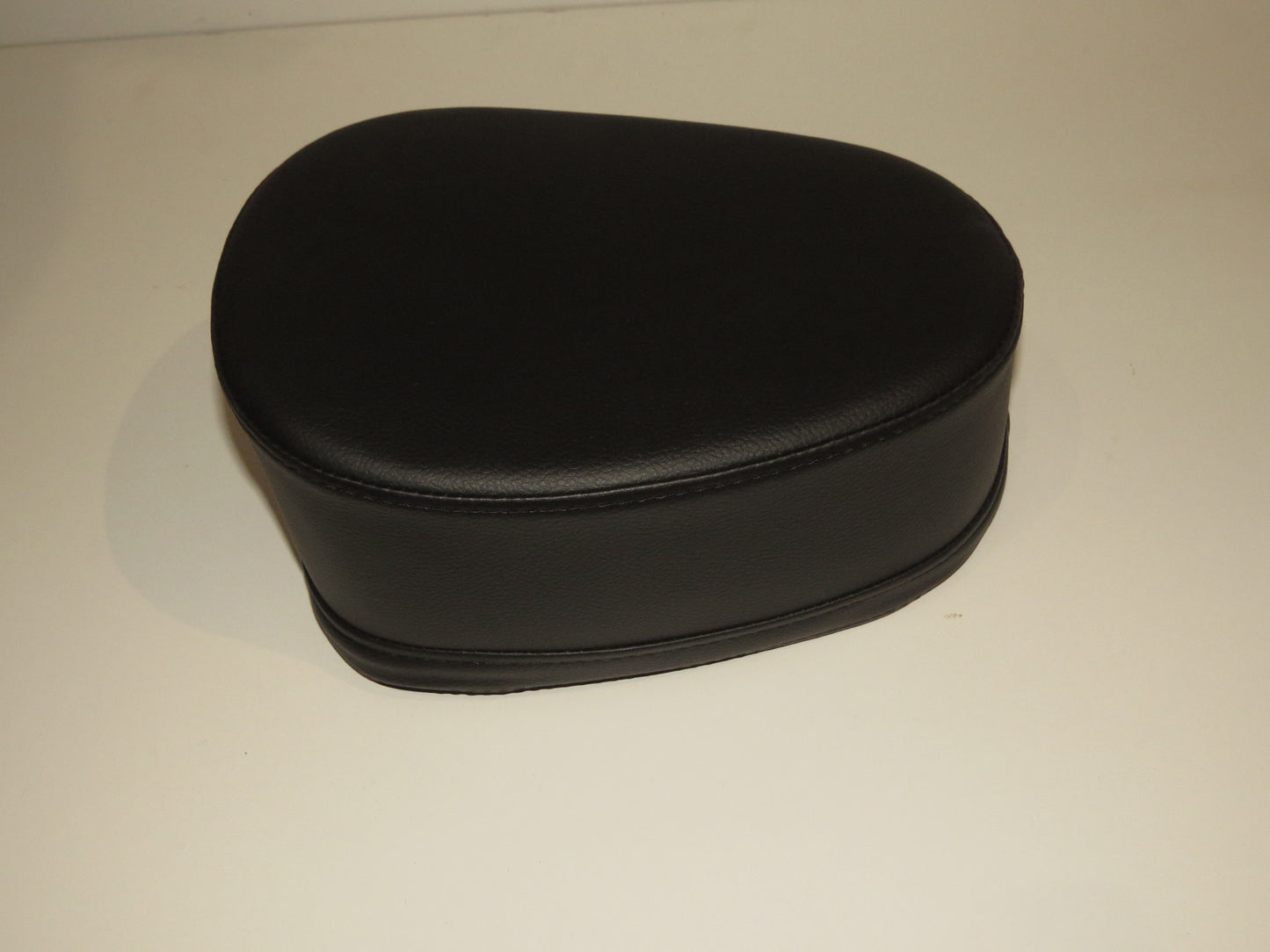 Stadion S22 sedadlo čierne